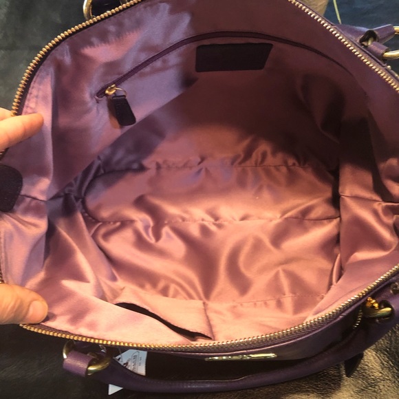 Authentic Coach - Picture 5 of 8